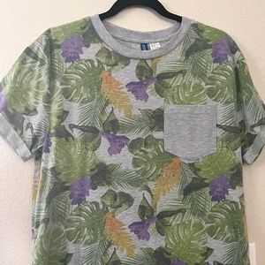 Grey floral H&M Men’s t-shirt